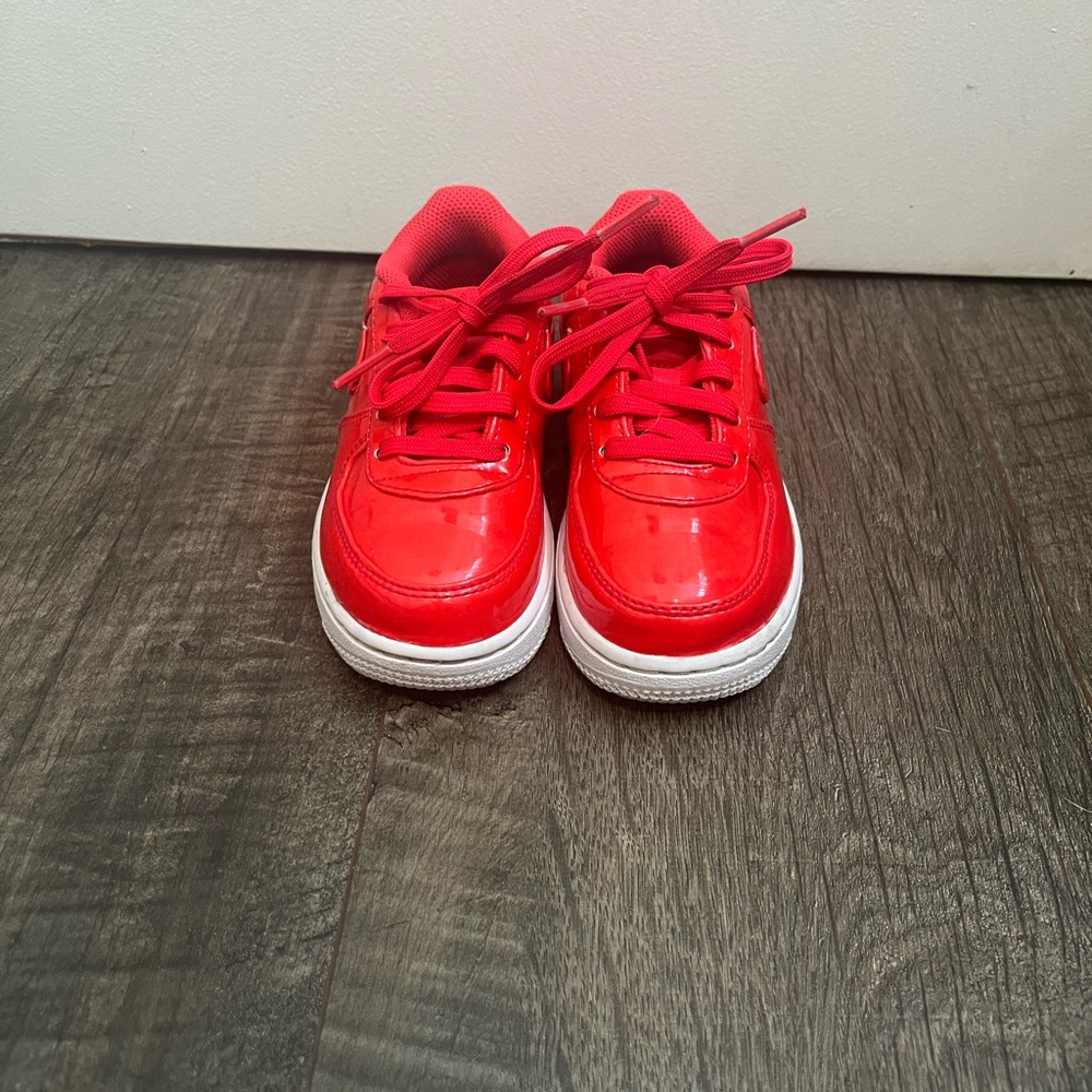 Nike toddler size 9, good condition. Only stain is on the bottom of the shoe.